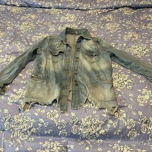Free People Destroyed Oversized Jean Denim Jacket Sz XS but fits like M